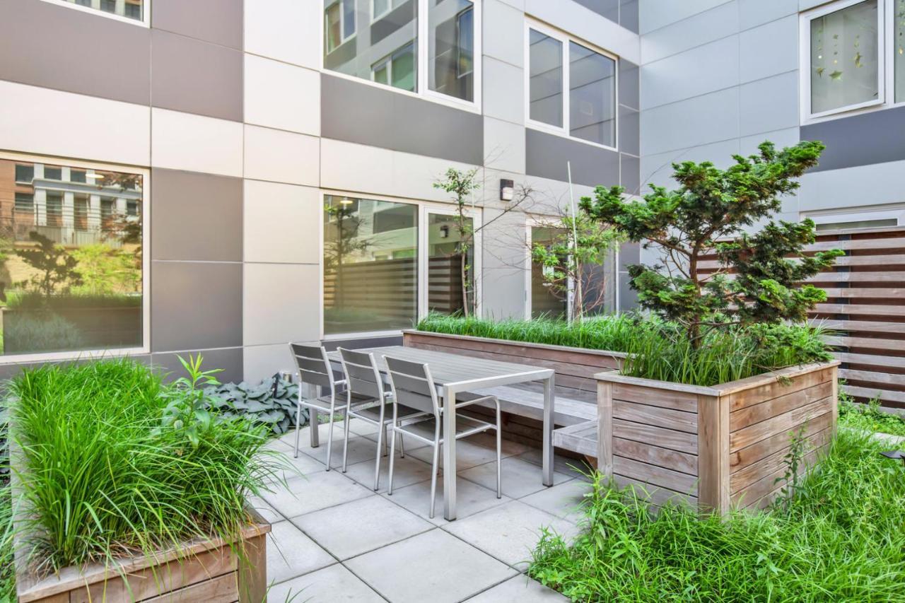 Downtown Bk 1br W Wd Deck Nr Tj Nyc-879 * New York