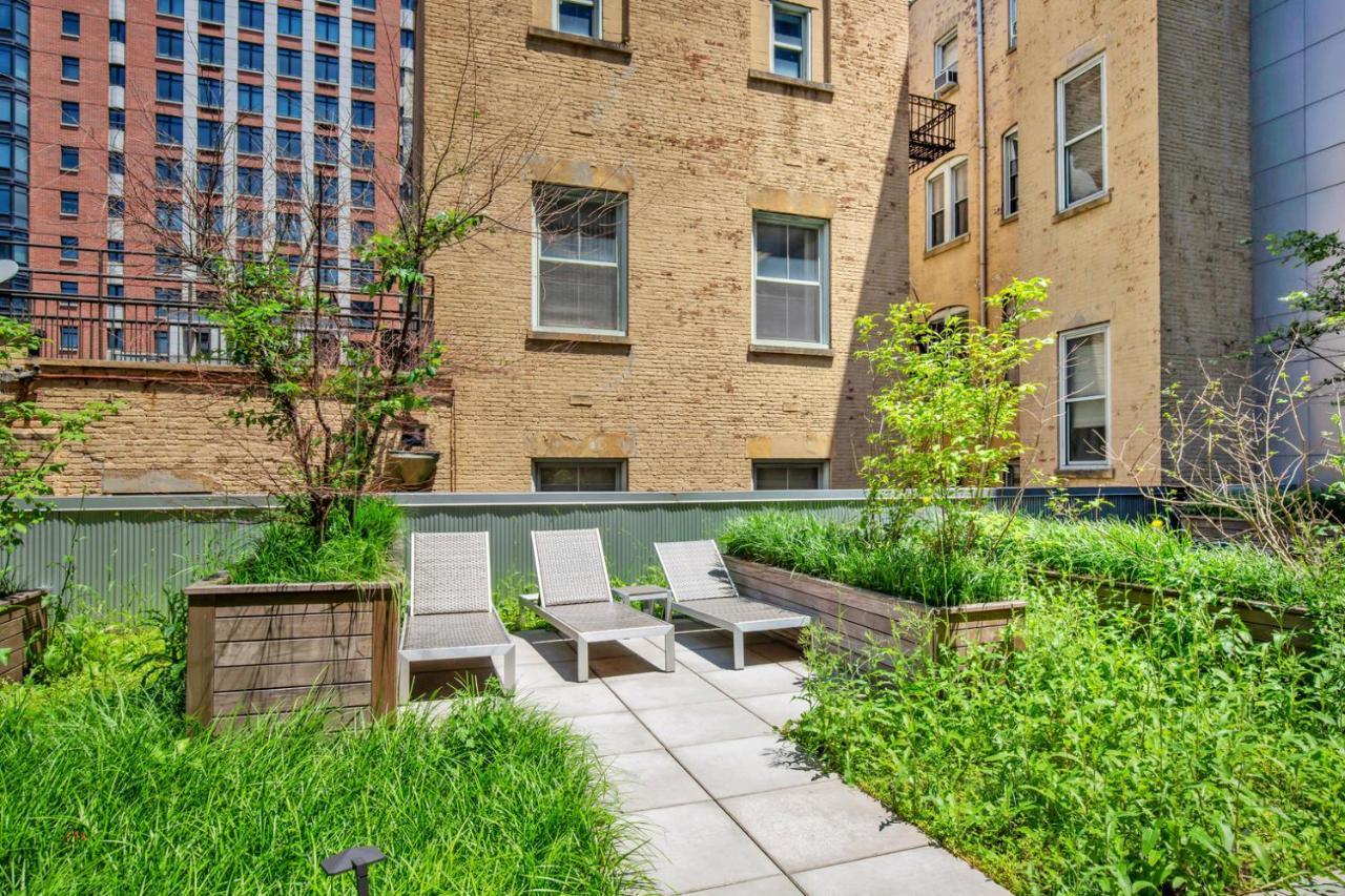 Downtown Bk 1br W Wd Deck Nr Tj Nyc-879 *