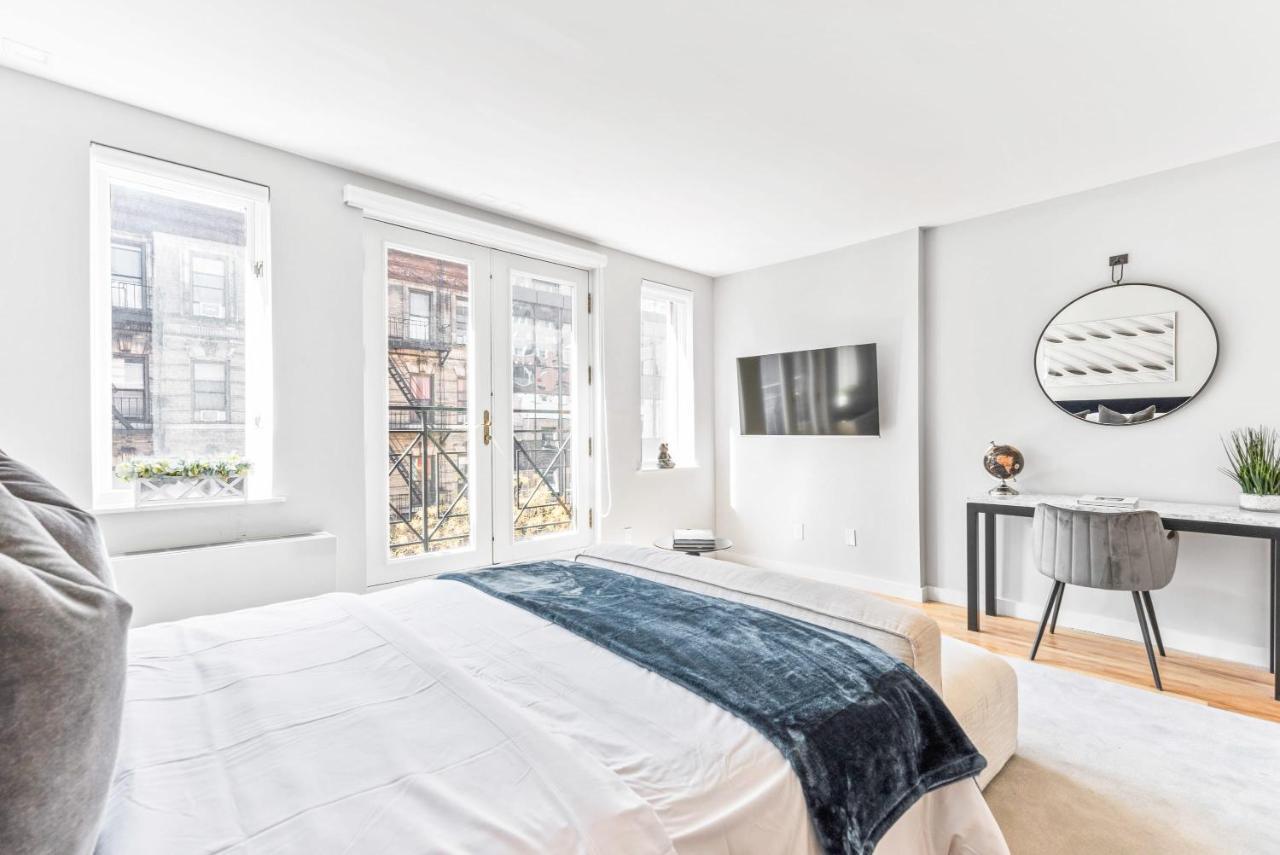 Luxe Studio In Upper East Side With Charming Juliet Balcony New York