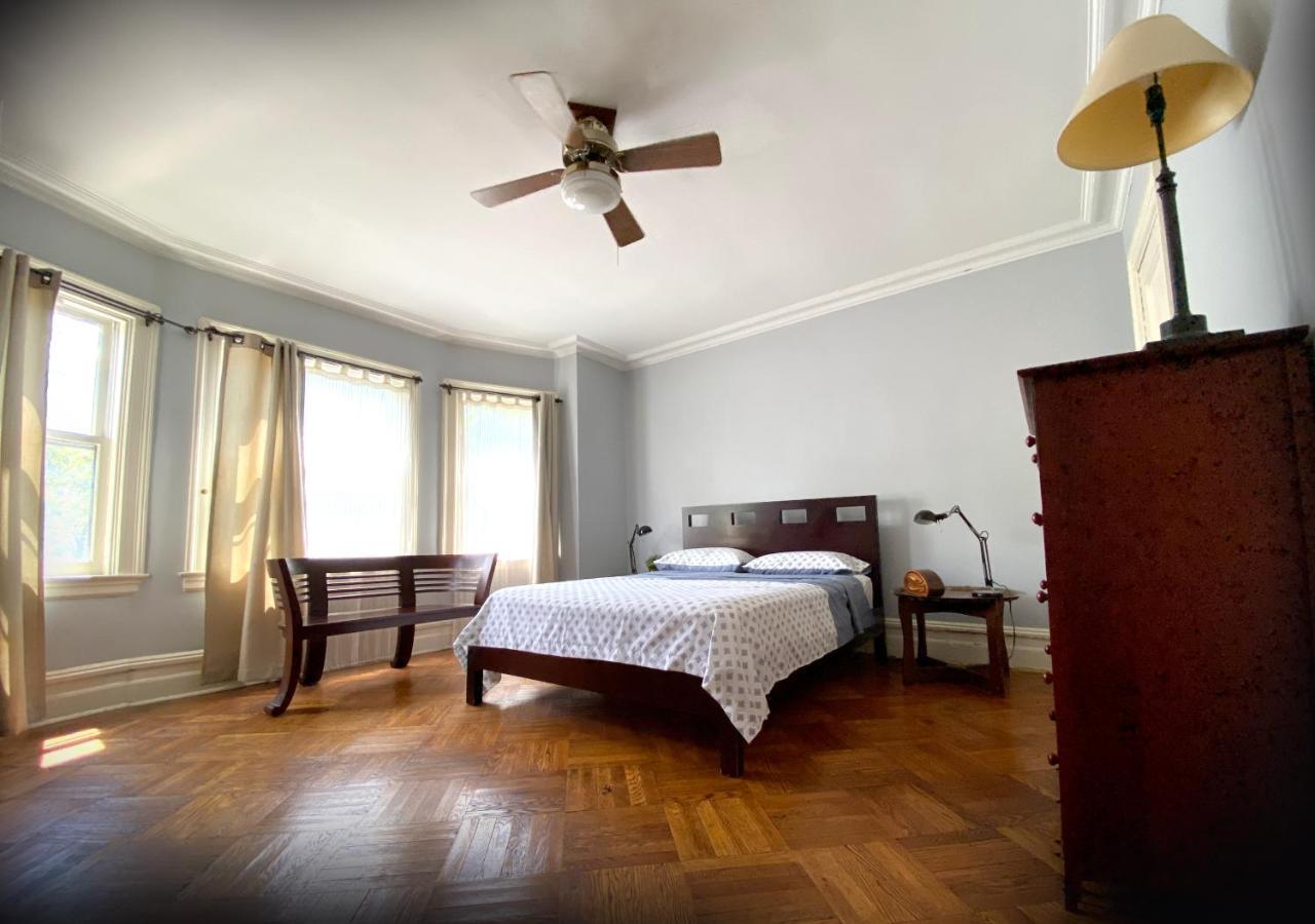 Spacious Bedroom In A Brooklyn House Shared With Host * Nova York