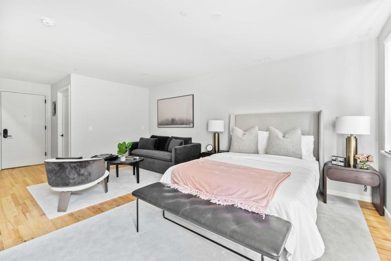 Luxe Studio Ste In Upper East Side With Charming Juliet Balcony Ferienhaus New York