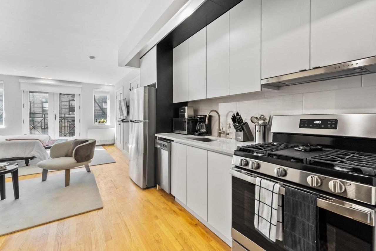 Ferienhaus Luxe Studio Ste In Upper East Side With Charming Juliet Balcony