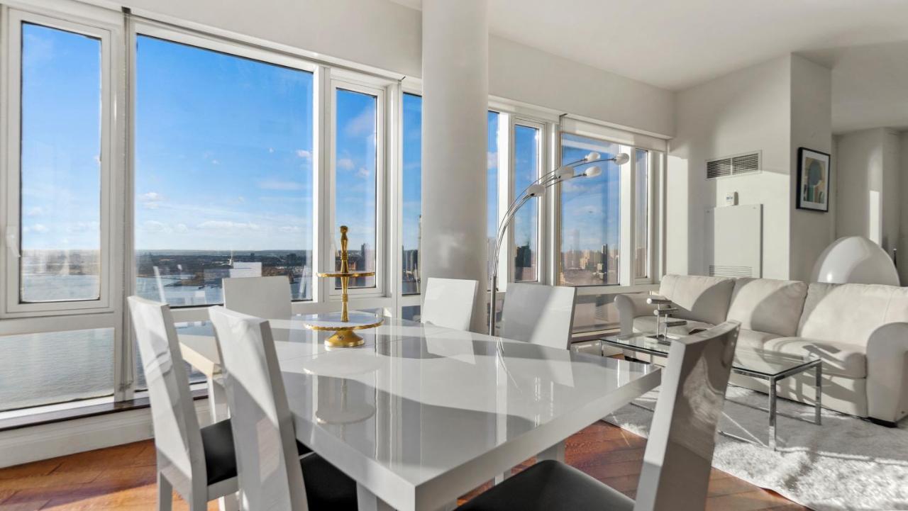 Luxurious 4 Bedroom Penthouse In Nyc Apartment *