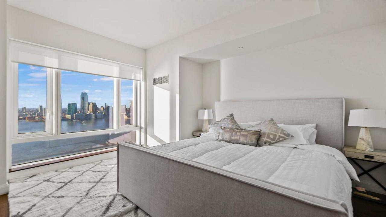 Luxurious 4 Bedroom Penthouse In Nyc Apartment *