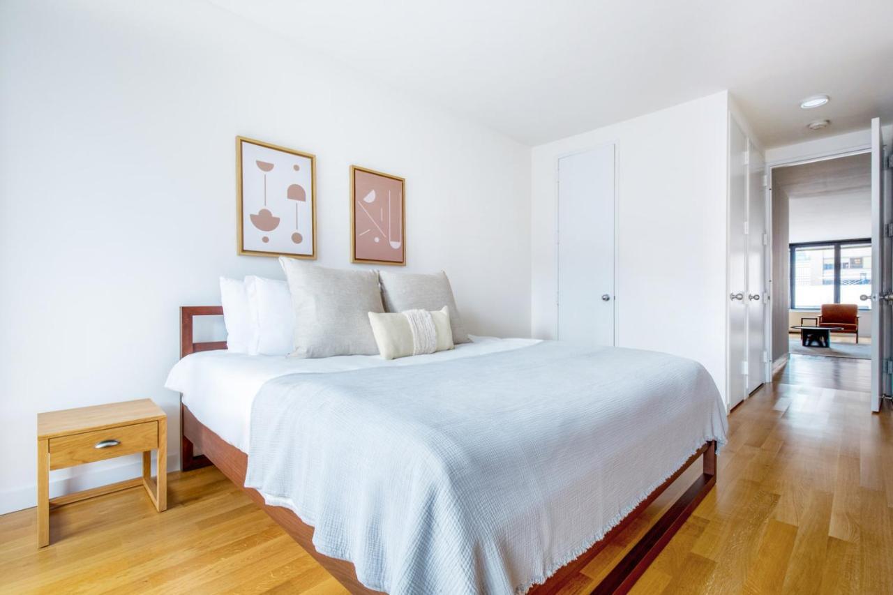 Sutton Place 2br W Gym Nr Park Nyc-518 Apartment
