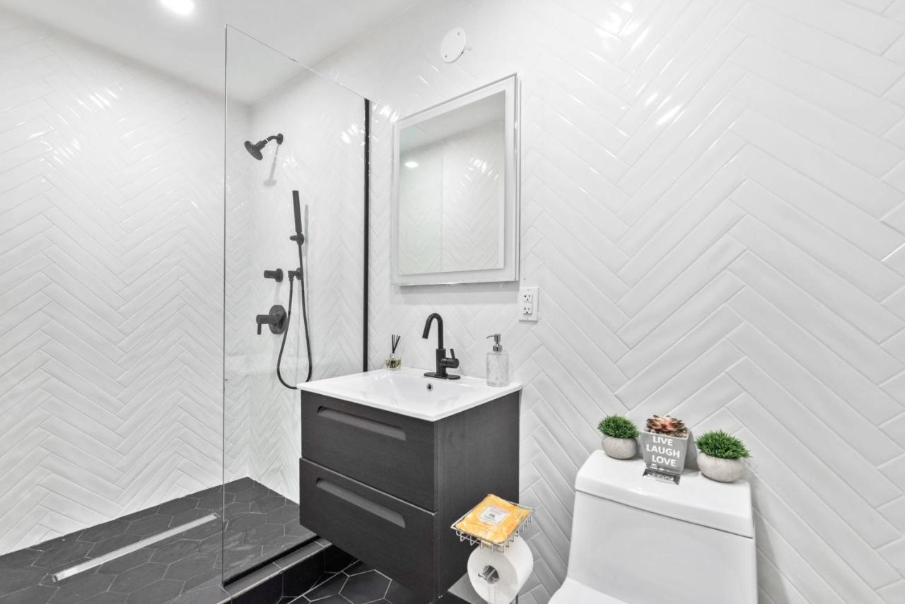 Ferienhaus Luxe Studio Ste In Upper East Side With Charming Juliet Balcony New York