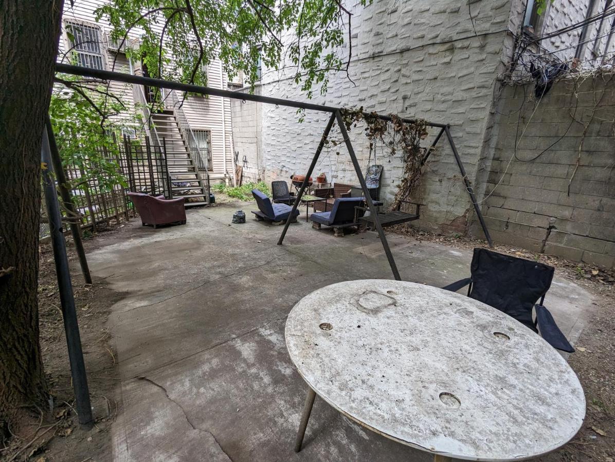 & Affordable Williamsburg Small Nova York