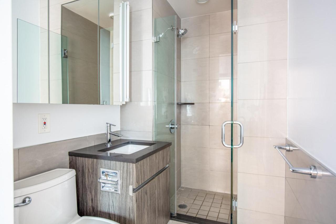 Sutton Place 2br W Gym Nr Park Nyc-518 Apartment