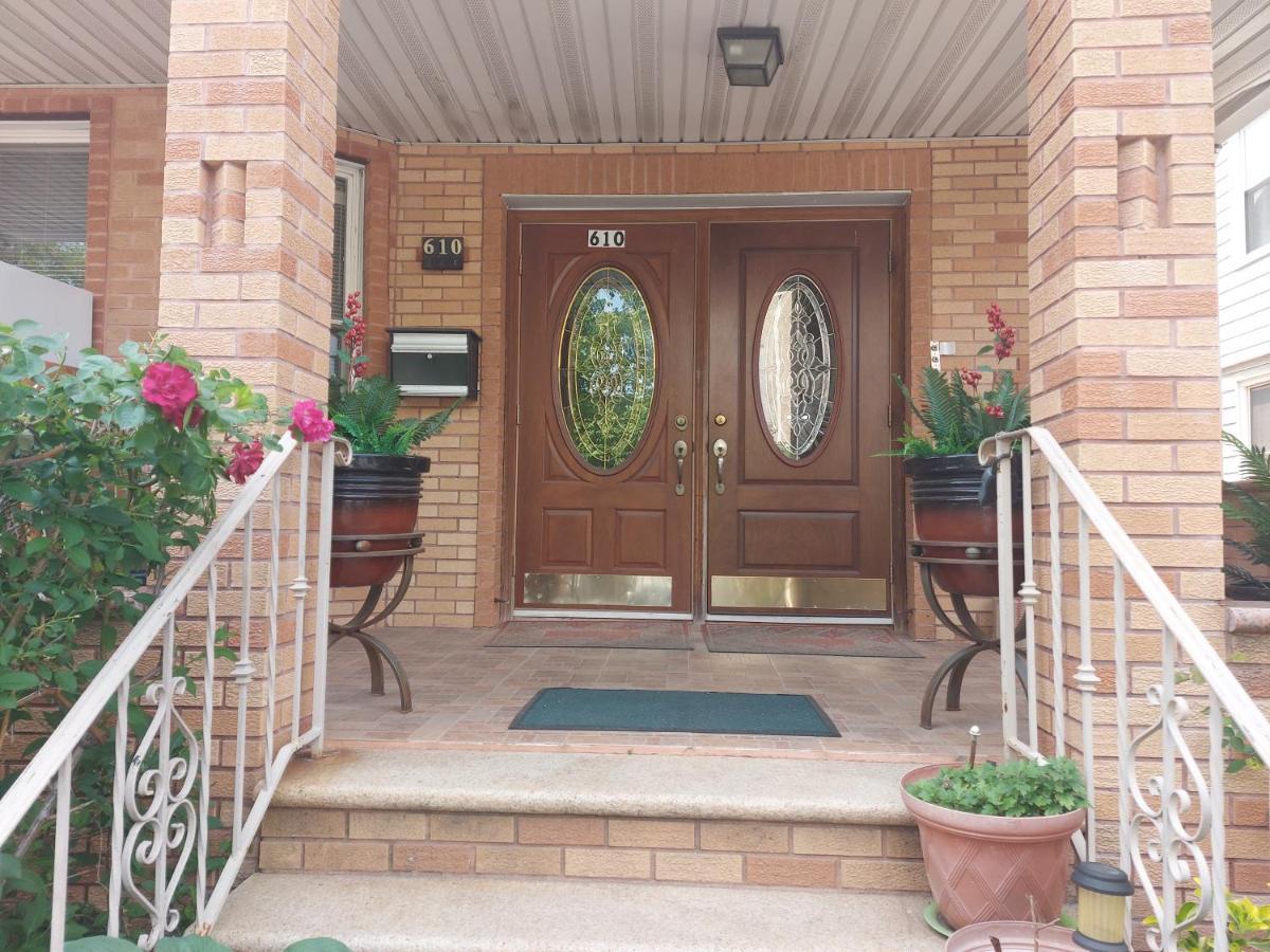 Crsytal Chateau Homestay New York
