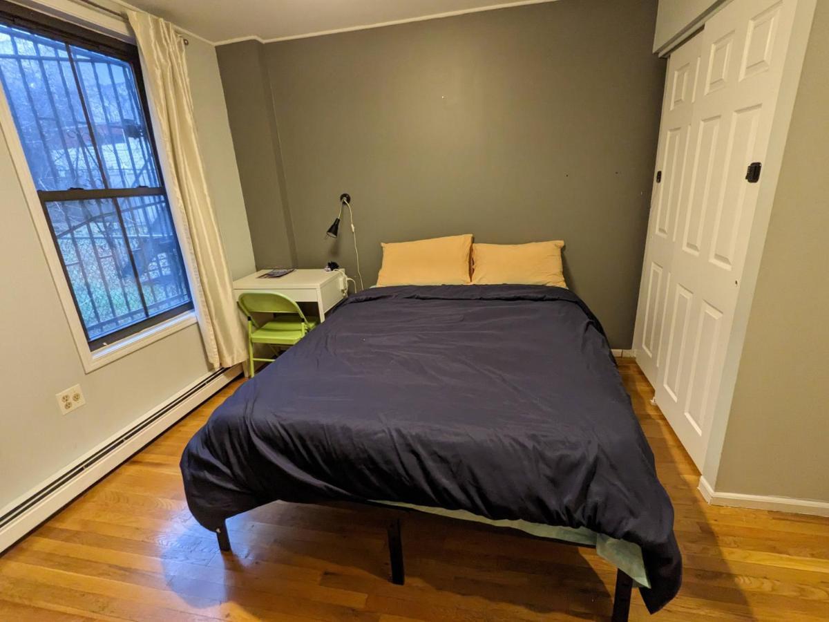 Apartment Fawlty Towers In Williamsburg New York