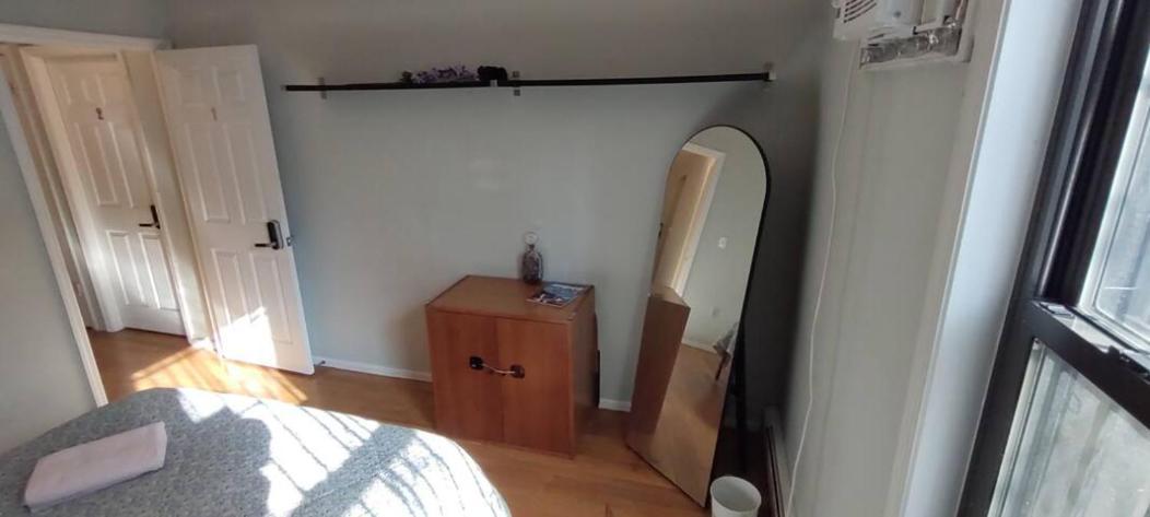 Apartment Fawlty Towers In Williamsburg *