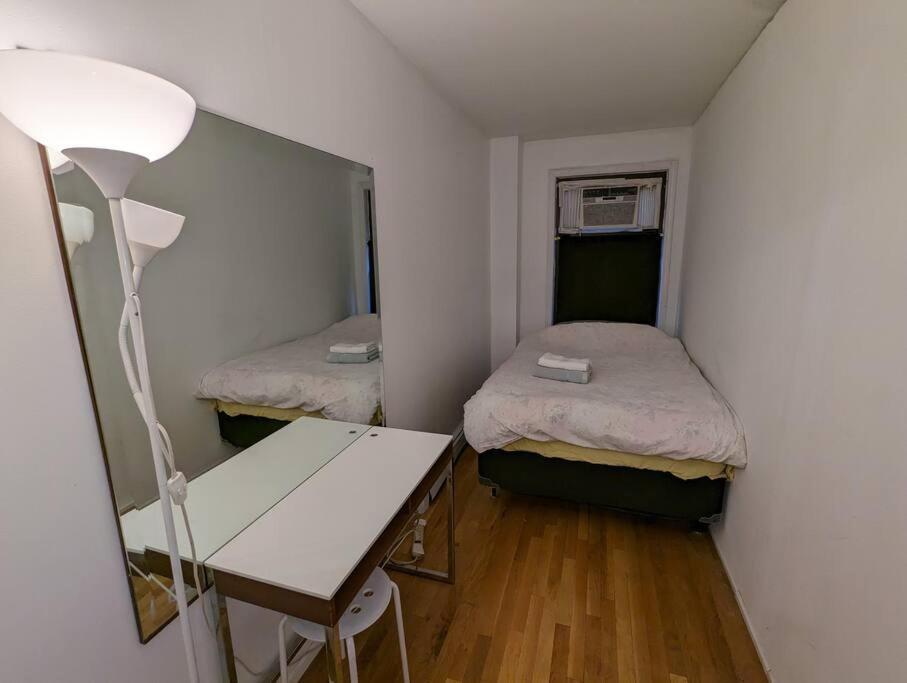 Fawlty Towers In Williamsburg Apartment