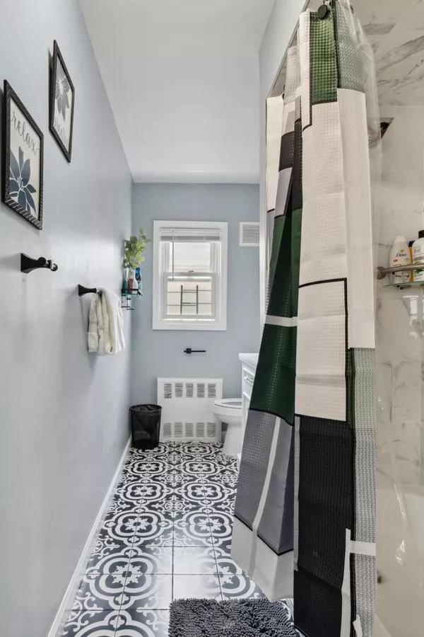 Rockaway 3 Bedroom By The Sea. *