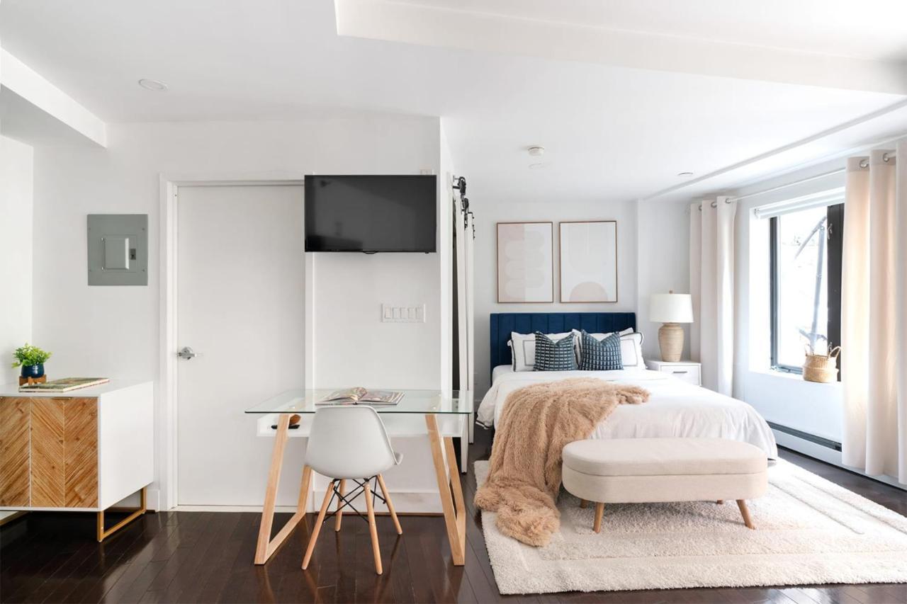 809-2b New Bldg Jr Columbus Circle Balcony Wd * New York