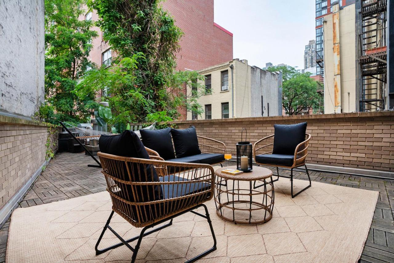 809-2b New Bldg Jr Columbus Circle Balcony Wd Apartment