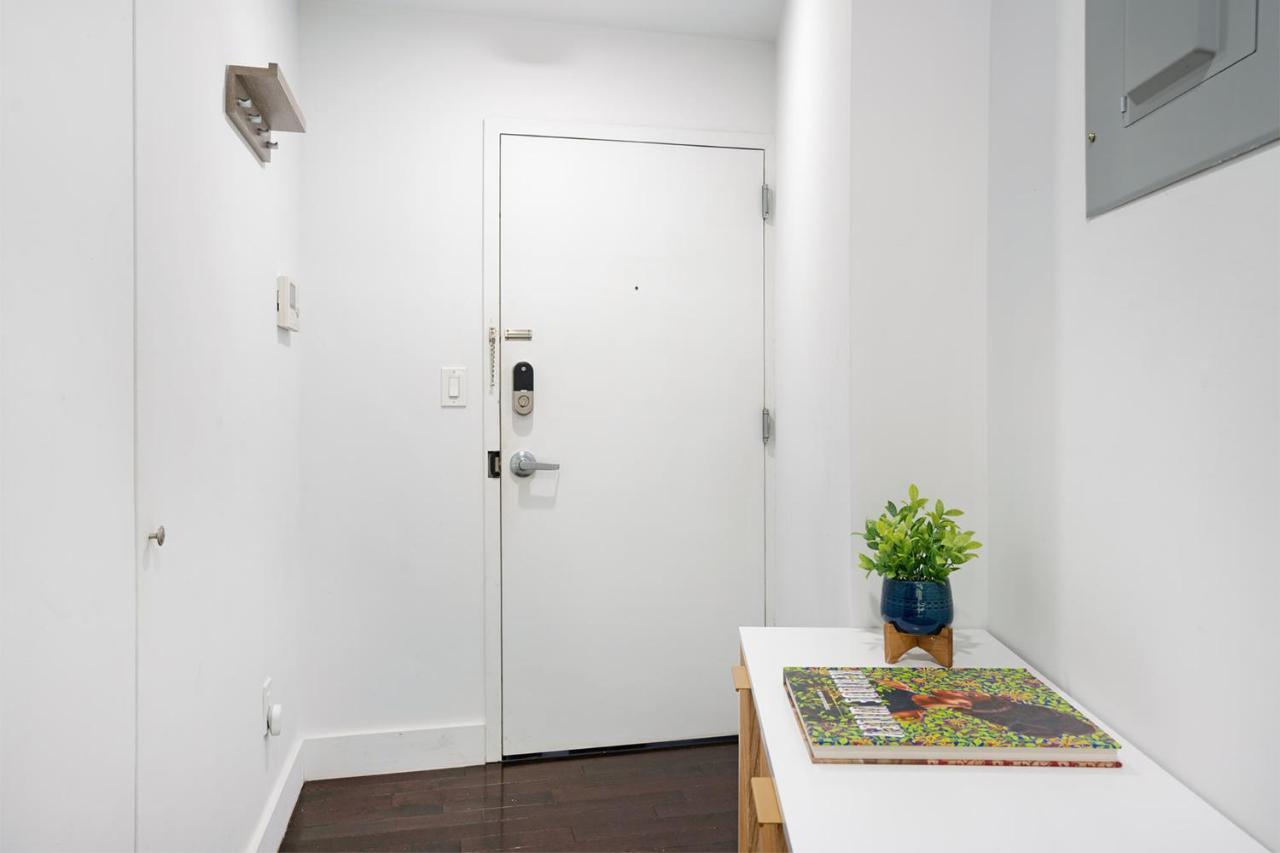 Apartment 809-2b New Bldg Jr Columbus Circle Balcony Wd