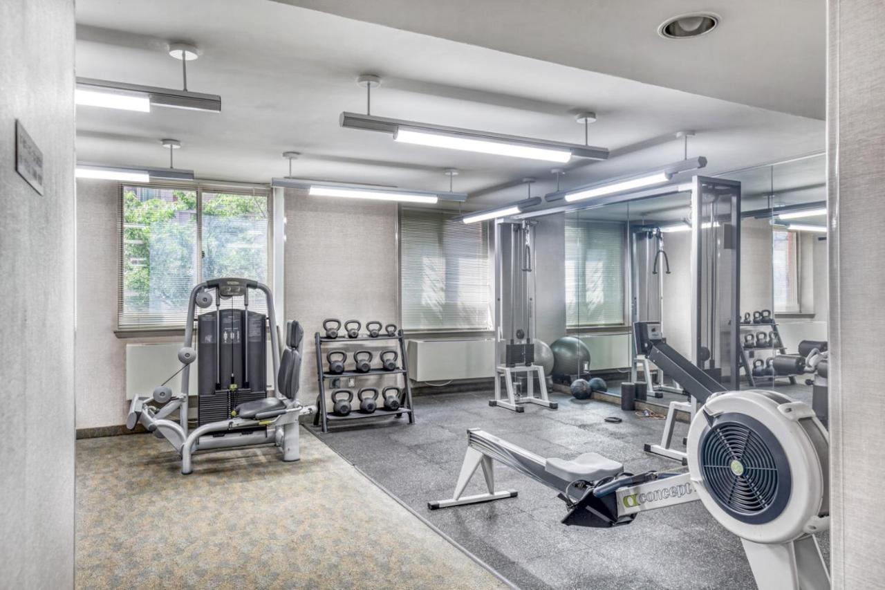 Uws 1br W Doorman Gym Nr Park Nyc-932 *
