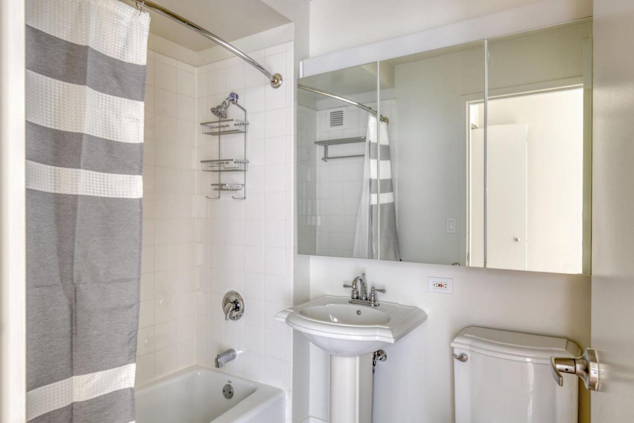 Apartment Uws 1br W Doorman Gym Nr Park Nyc-932 *