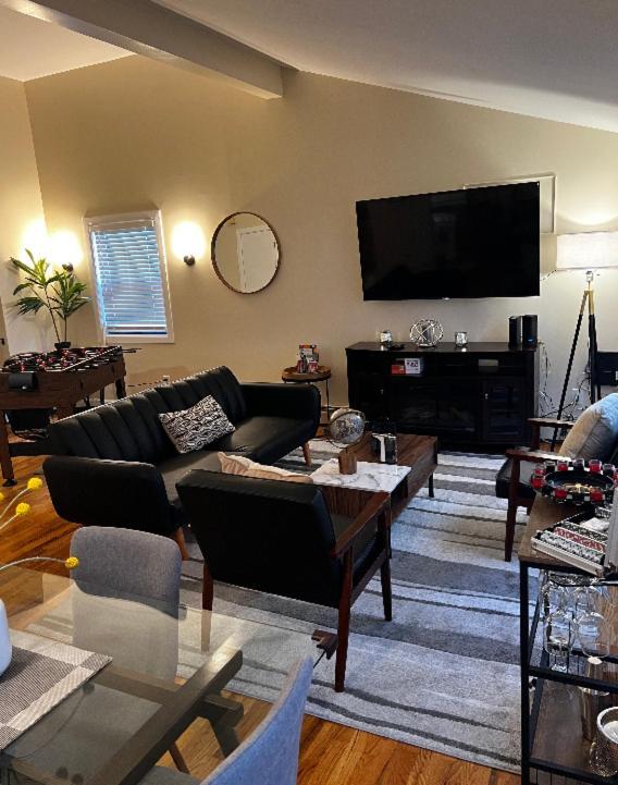 Chic Modern 2 Bed Apt Close To Jfk Apartment *