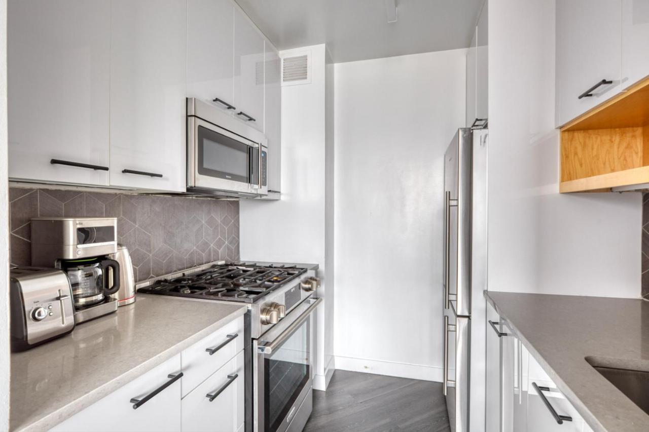 1br In Hip E Village W Doorman Gym Nyc-150 Apartment *