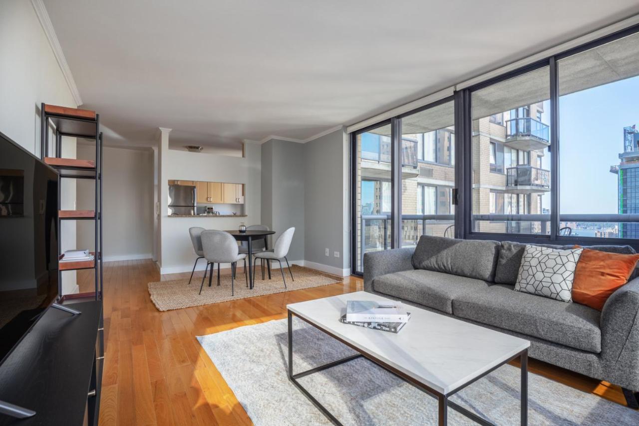 Midtown 1br W Gym Roof Pool Nr Broadway Nyc-384 New York
