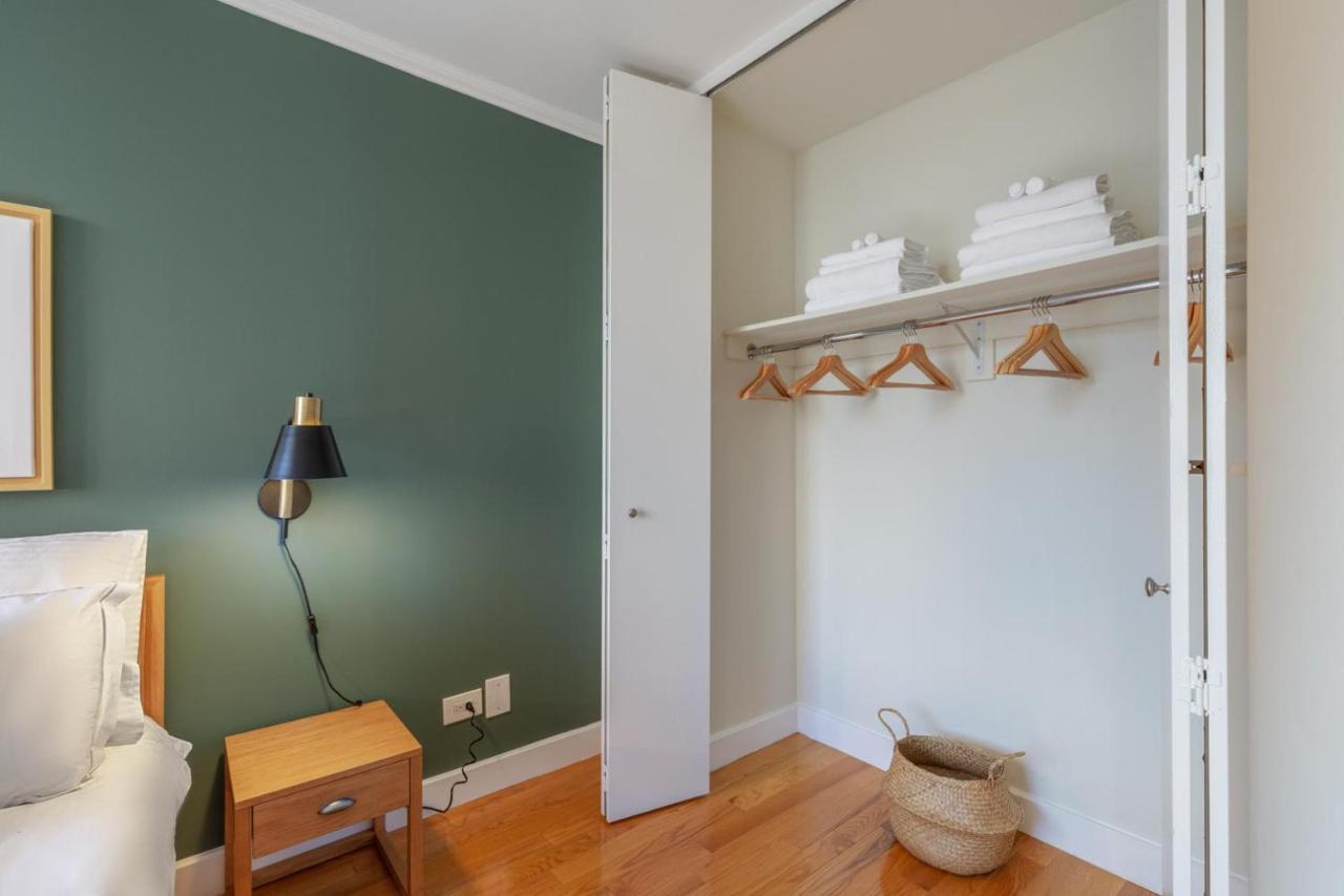 Midtown 1br W Gym Roof Pool Nr Broadway Nyc-384 New York