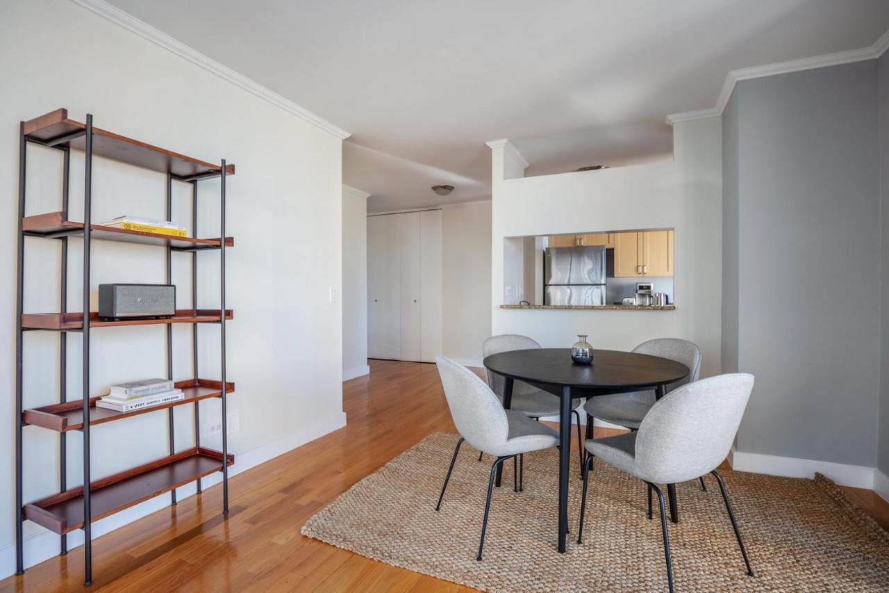 Midtown 1br W Gym Roof Pool Nr Broadway Nyc-384 * New York