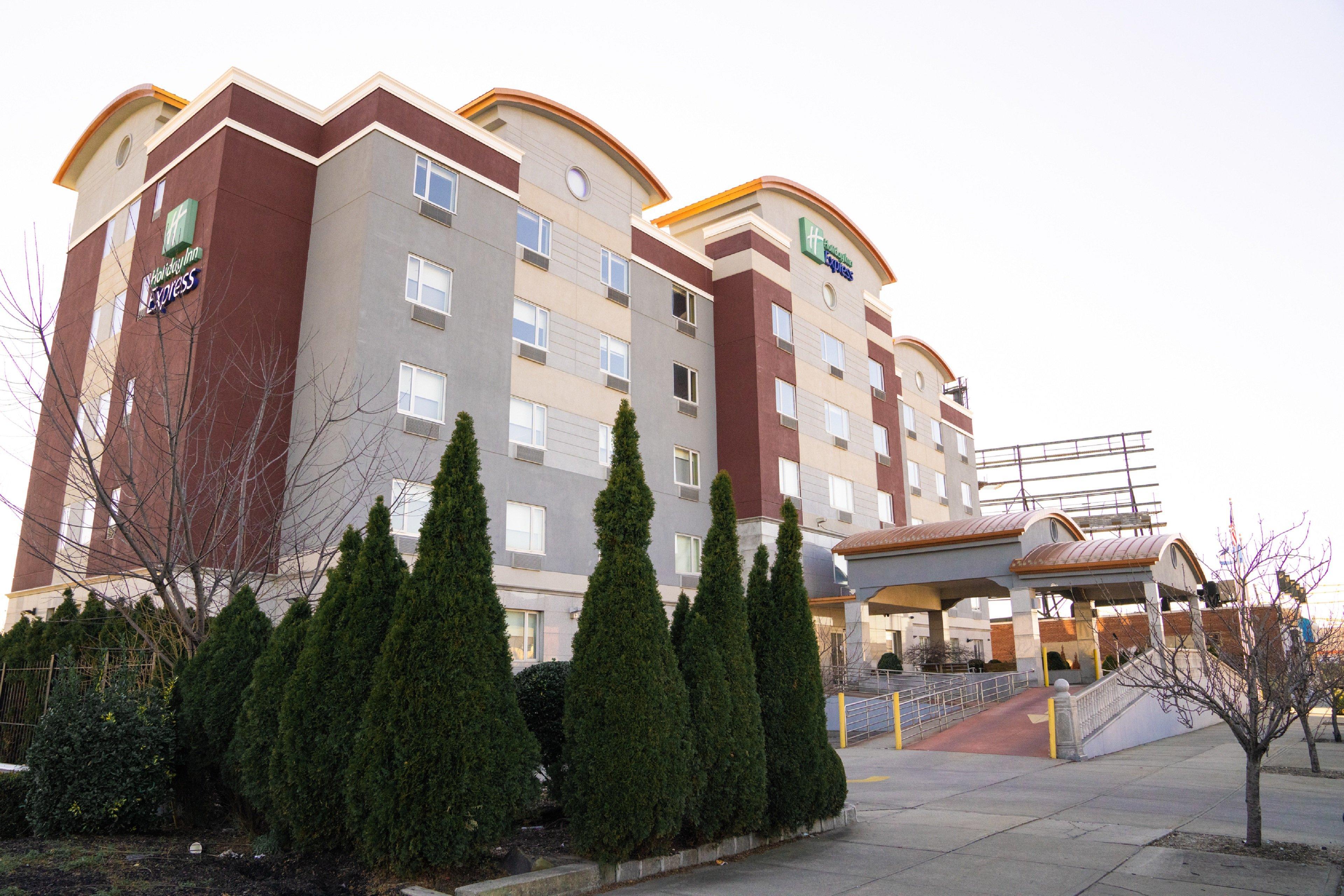 Holiday Express Maspeth By Ihg 2*