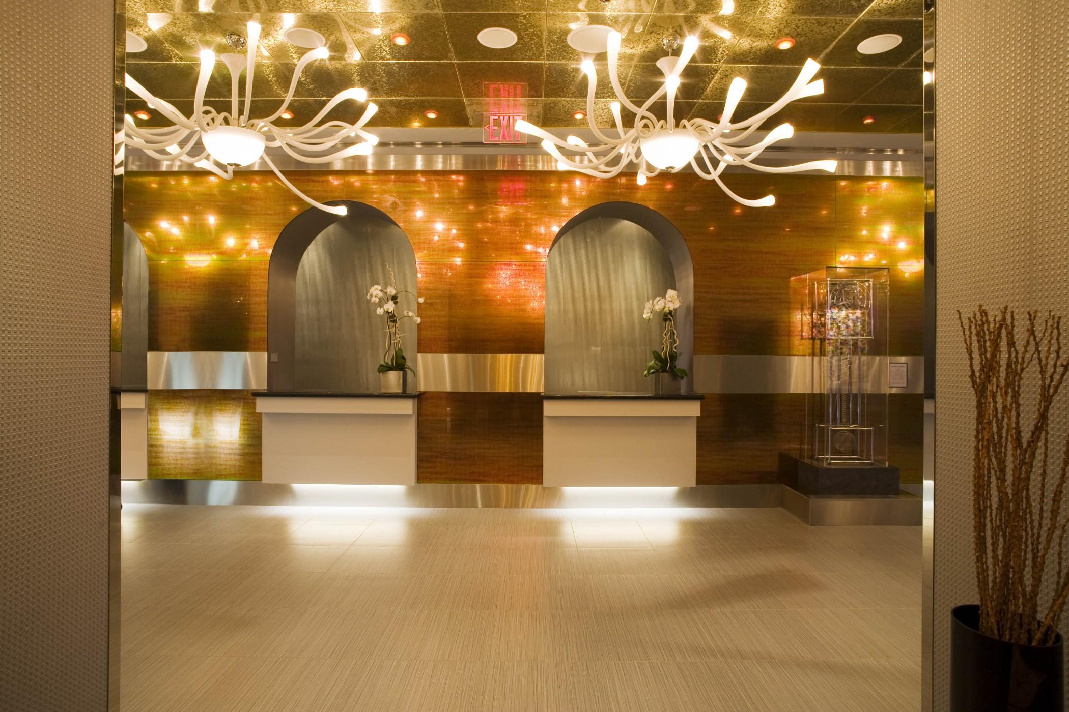 Oyo Times Square 4*
