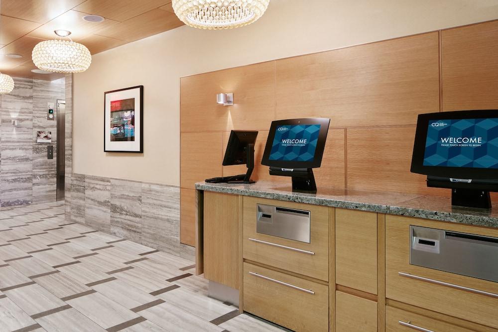 The Jewel Hotel, Hotel