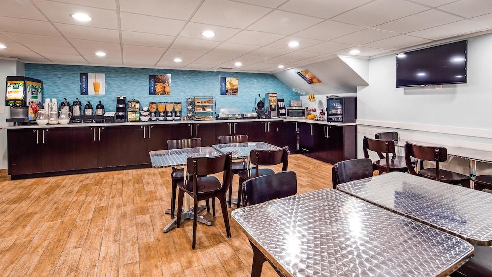 Best Western Plus Brooklyn Bay Hotel 3*