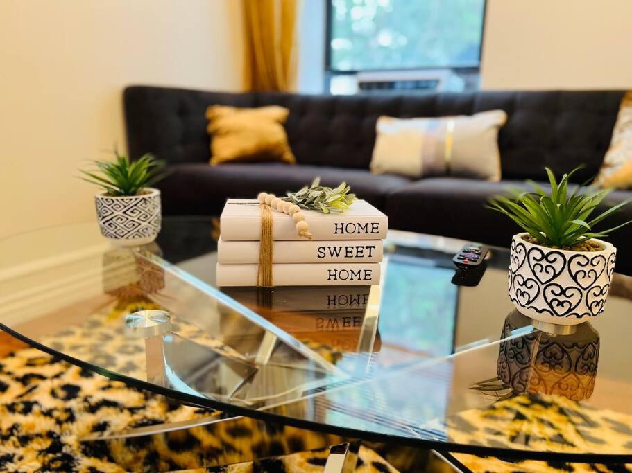 Central Park Plaza Apartment *