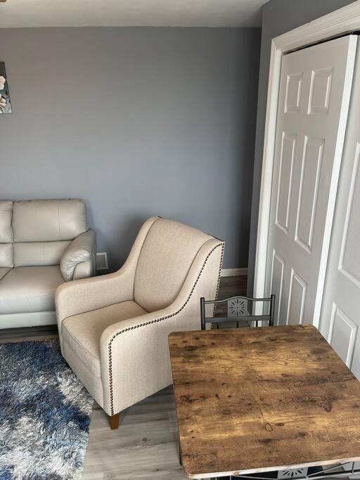 Modern One Bedroom *