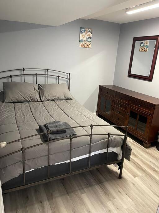 Modern One Bedroom Apartment *