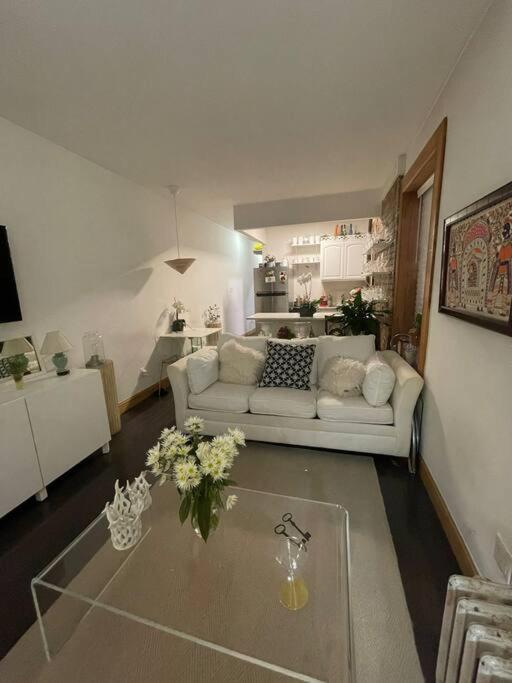 Stylish & Lovely 2 Bedroom Midtown Apartment