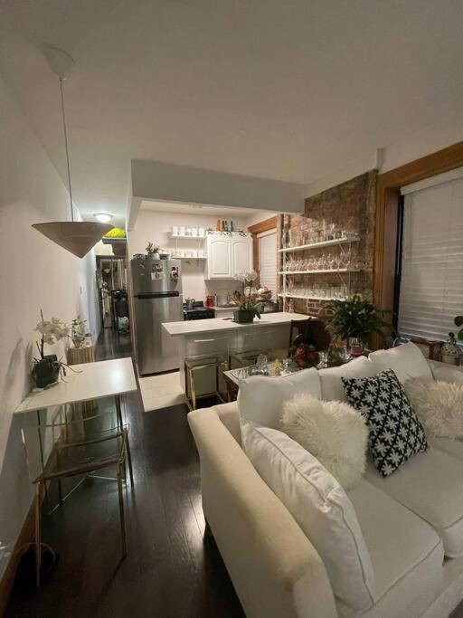 Stylish & Lovely 2 Bedroom Midtown Apartment New York