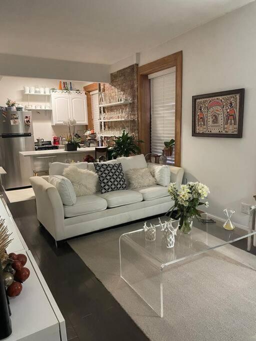 Stylish & Lovely 2 Bedroom Midtown Apartment