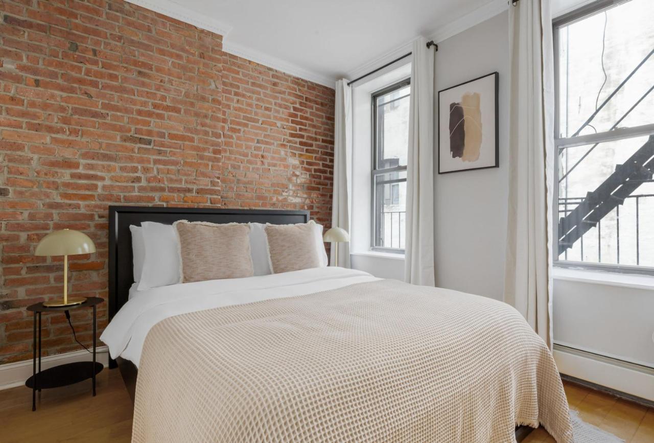 East Village 2br W Balcony Nr Dining Nightlife Nyc-1212 New York