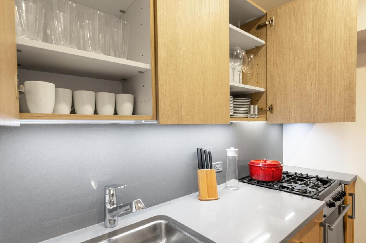Chelsea 1br W Balcony Doorman Gym Nyc-135 * New York