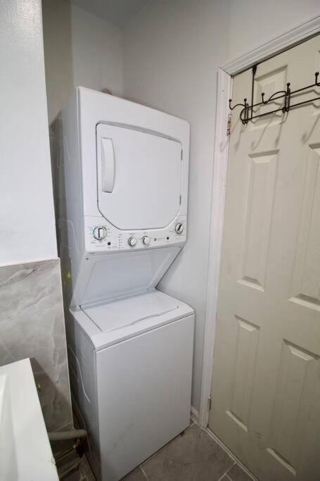 Tuk Ahoy - Emerald 2c With Shared Spaces Apartment New York