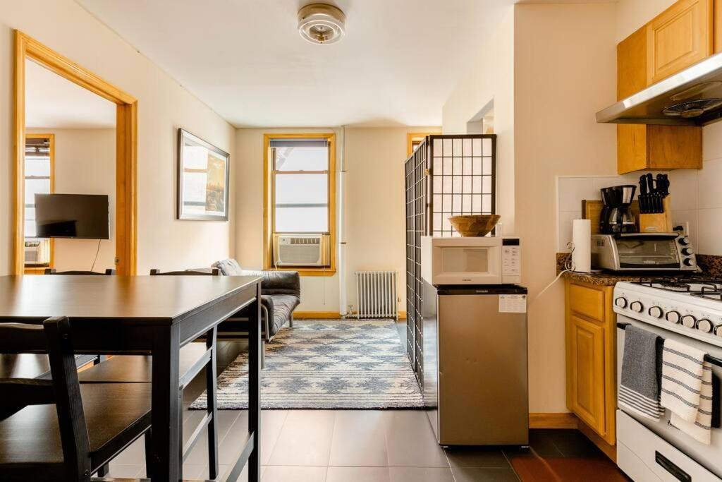 2 Bedroom King Bed Apartment