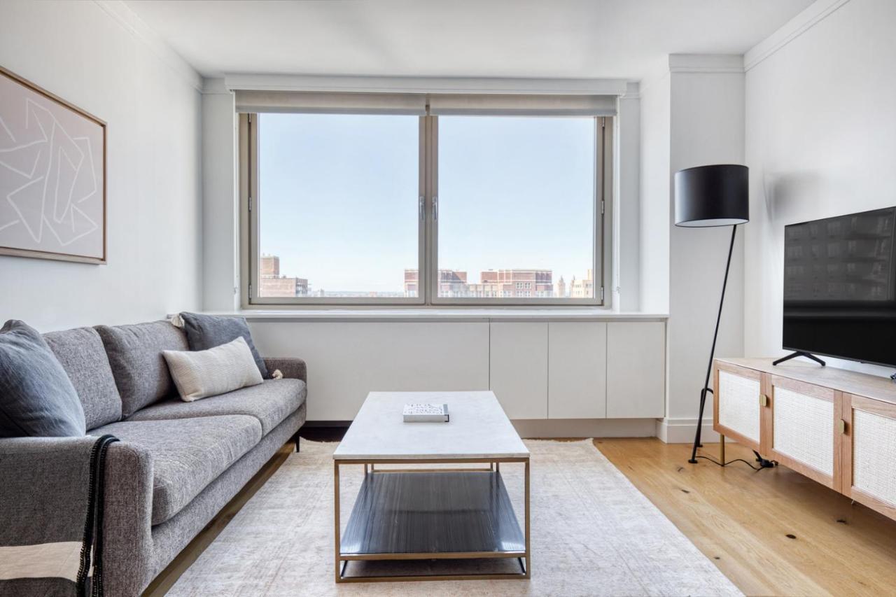 Apartment Ues 2br W Gym Wd Doorman Nr 6 Train Met Nyc-655