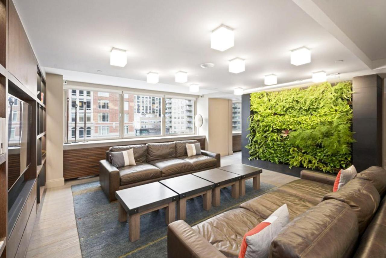 Ues 2br W Gym Wd Doorman Nr 6 Train Met Nyc-655 Apartment