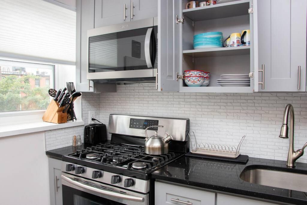 Modern 1br Exclusive Space In Historic Brooklyn Apartment *
