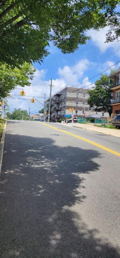 Modern Two Bedroom Jamaica Queens, Nyc *