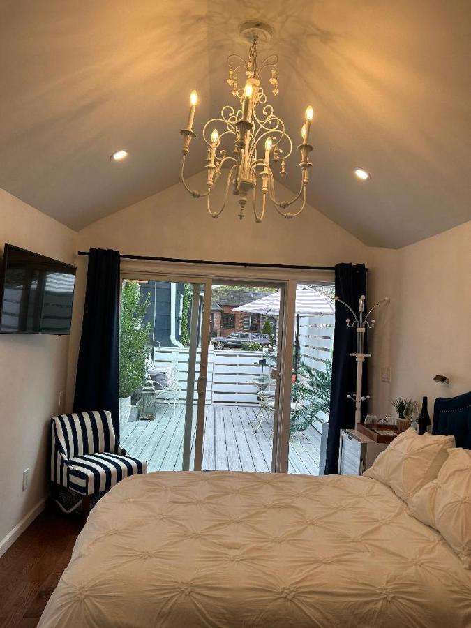 Adorable 1 Bedroom *