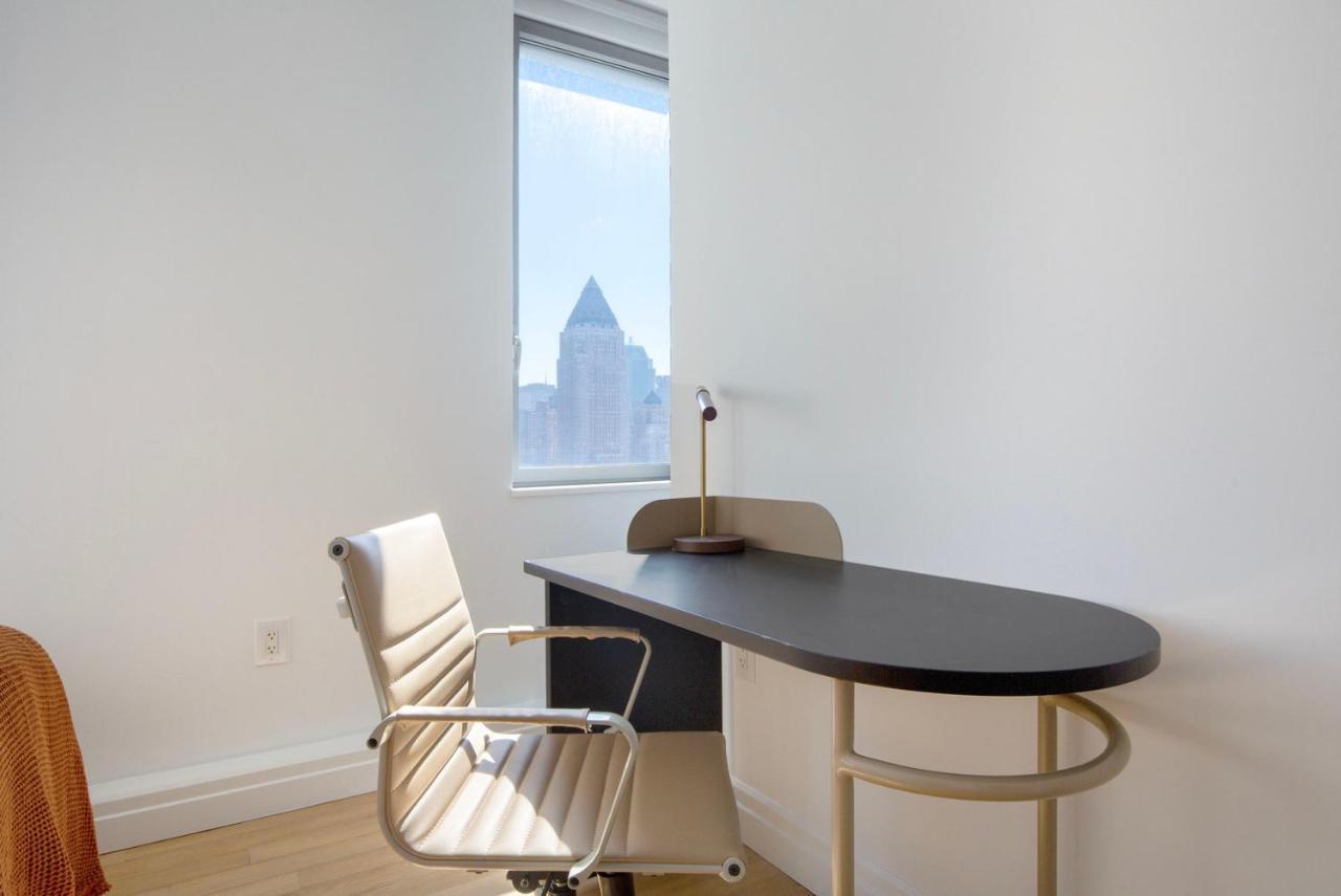 Midtown West 2br W Gym Wd Nr Hudson River Nyc-1243