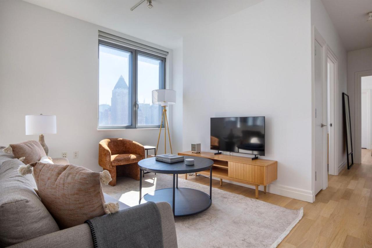 Midtown West 2br W Gym Wd Nr Hudson River Nyc-1243 Apartment *