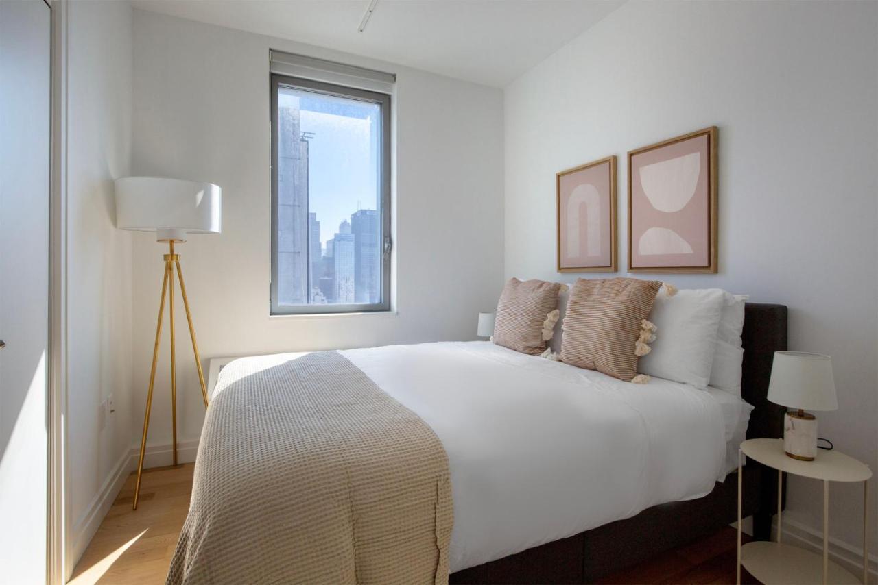 Apartment Midtown West 2br W Gym Wd Nr Hudson River Nyc-1243 *