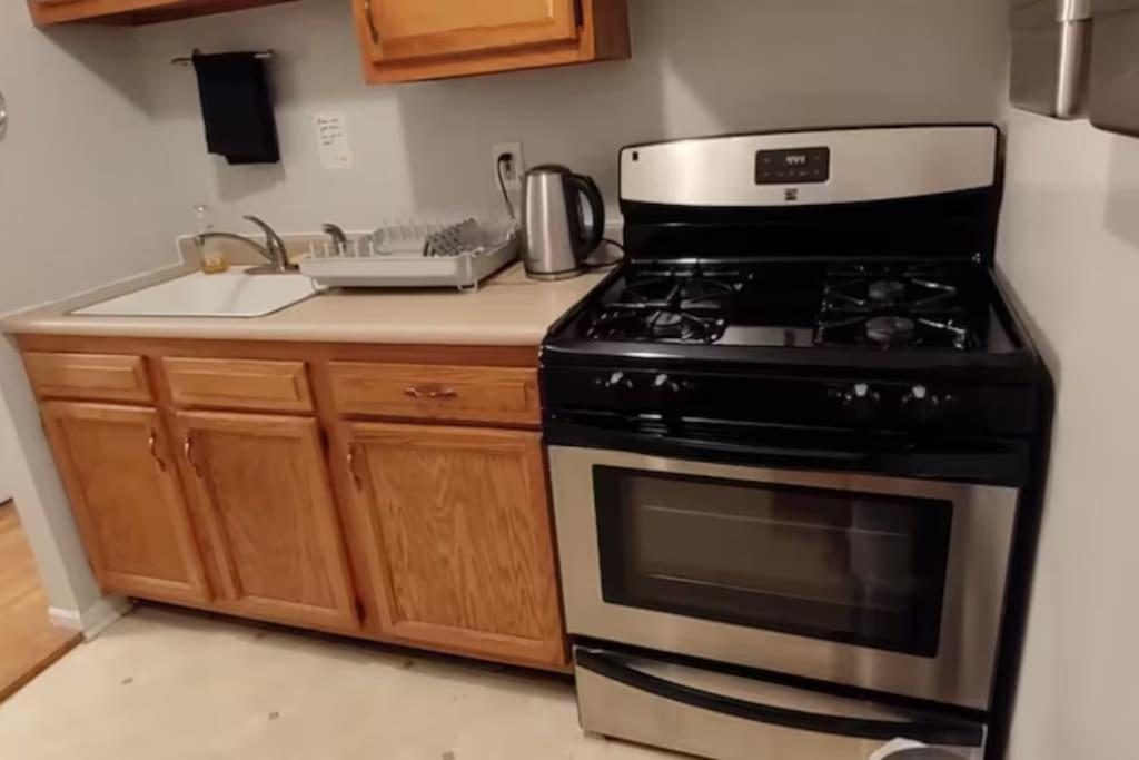 Private In 4 Bedroom Ground Near Subway * Nova York